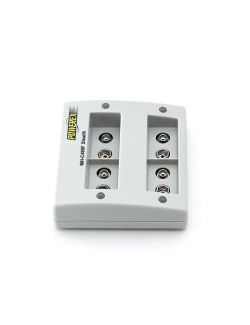 Carregador para pilhas de 9V com 4 bancos de carga independentes, controlo de carga por microprocessador e adaptador para carro.