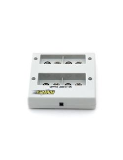 Carregador para pilhas de 9V com 4 bancos de carga independentes, controlo de carga por microprocessador e adaptador para carro.